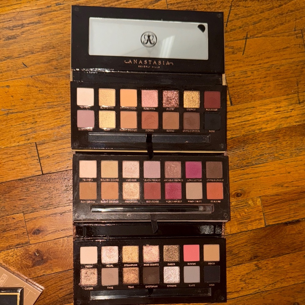 Anastasia Beverly Hills Eyeshadow Palette Bundle